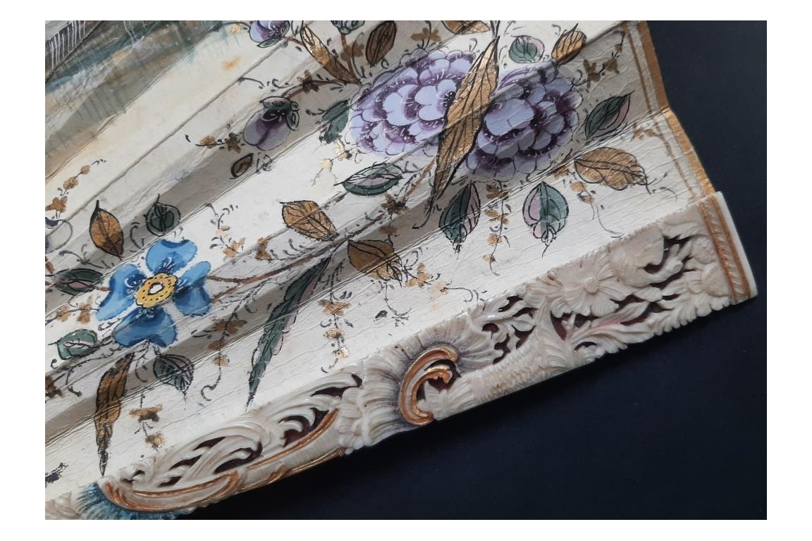 Exotismes en camaïeu, éventail vers 1740-50