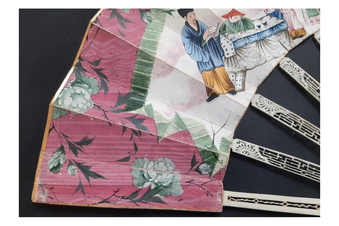 C'est lui ! Éventail Compagnie des Indes vers 1760-70