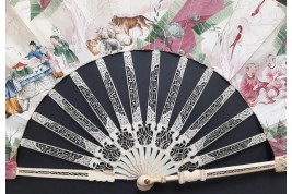 C'est lui ! Éventail Compagnie des Indes vers 1760-70