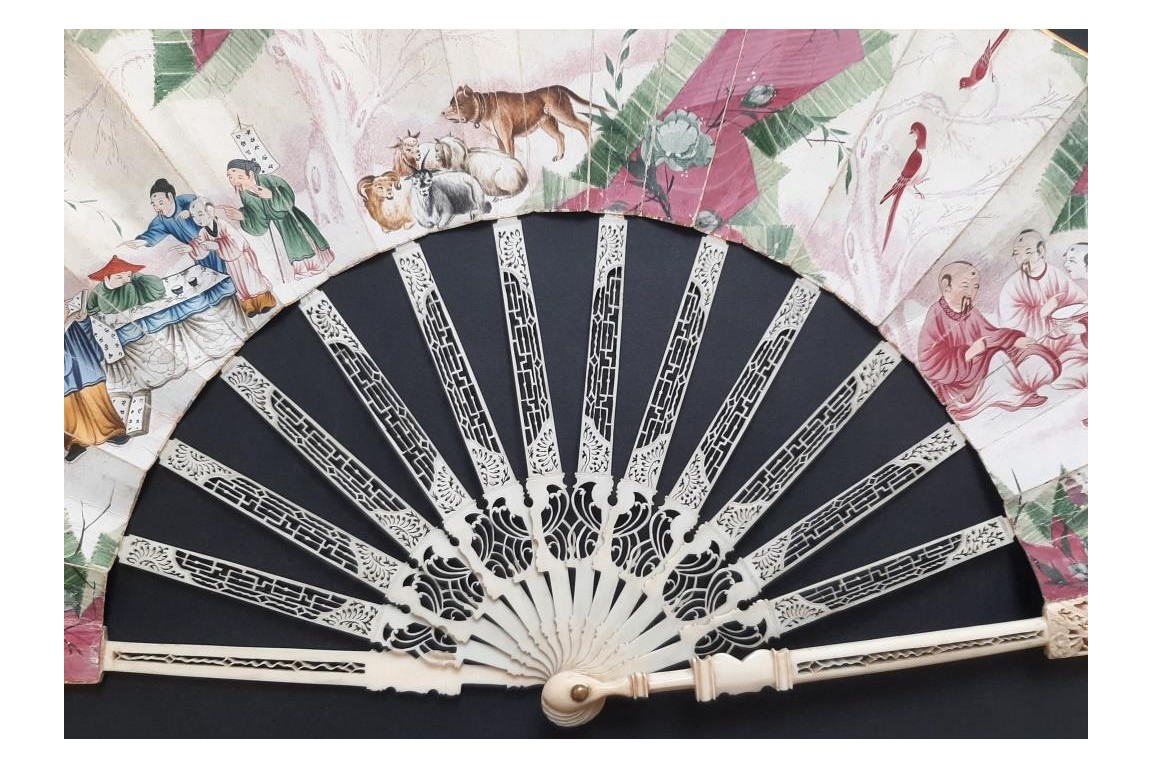 C'est lui ! Éventail Compagnie des Indes vers 1760-70