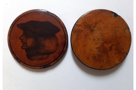 Democritus and Heraclitus, snuff box with inverted faces, 19th century
