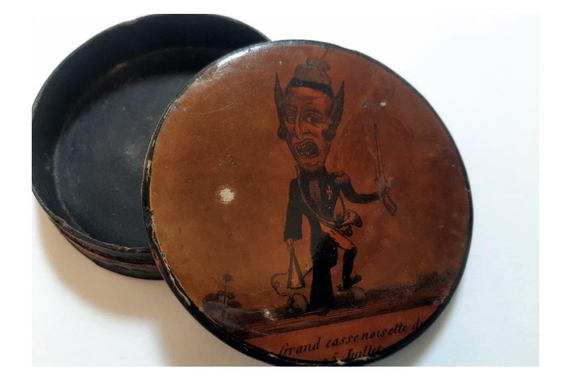Charles X, le grand casse-noisette du 25 juillet, tabatière vers 1830