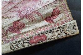 A camaïeu fan for the Duchess of Berry's ball, Duvelleroy fan