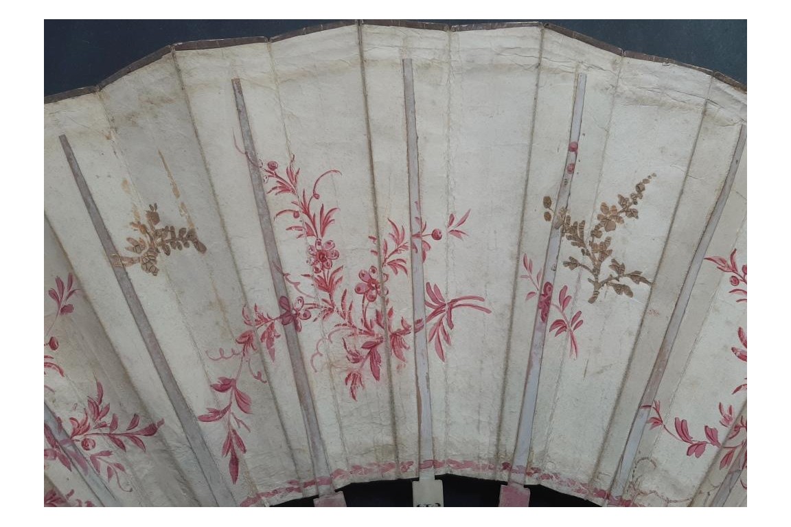 Un camaïeu pour le bal de la duchesse du Berry, éventail Duvelleroy