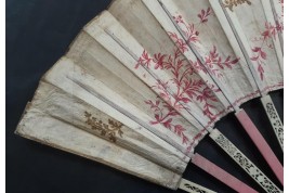 Un camaïeu pour le bal de la duchesse du Berry, éventail Duvelleroy