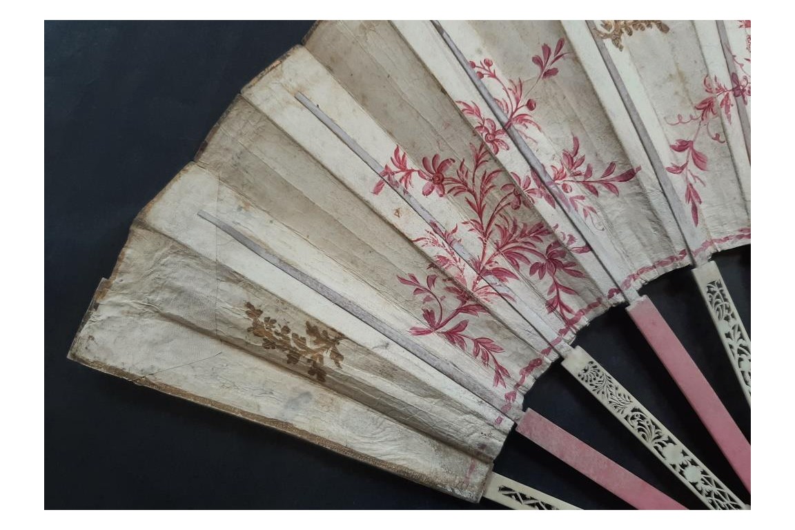 Un camaïeu pour le bal de la duchesse du Berry, éventail Duvelleroy