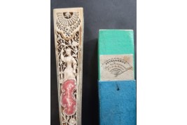 Un camaïeu pour le bal de la duchesse du Berry, éventail Duvelleroy