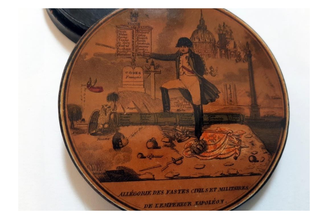 Les fastes de Napoléon, tabatière politique et érotique XIXème siècle