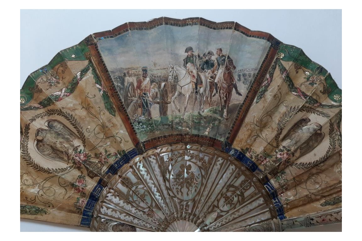 Napoléon à la bataille d'Austerlitz, éventail vers 1900 Napoléon à la bataille d'Austerlitz, éventail vers 1900