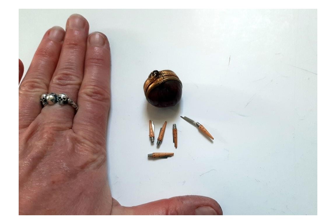 Surprise hazelnut, Nontron cutlery, 19th-20th century