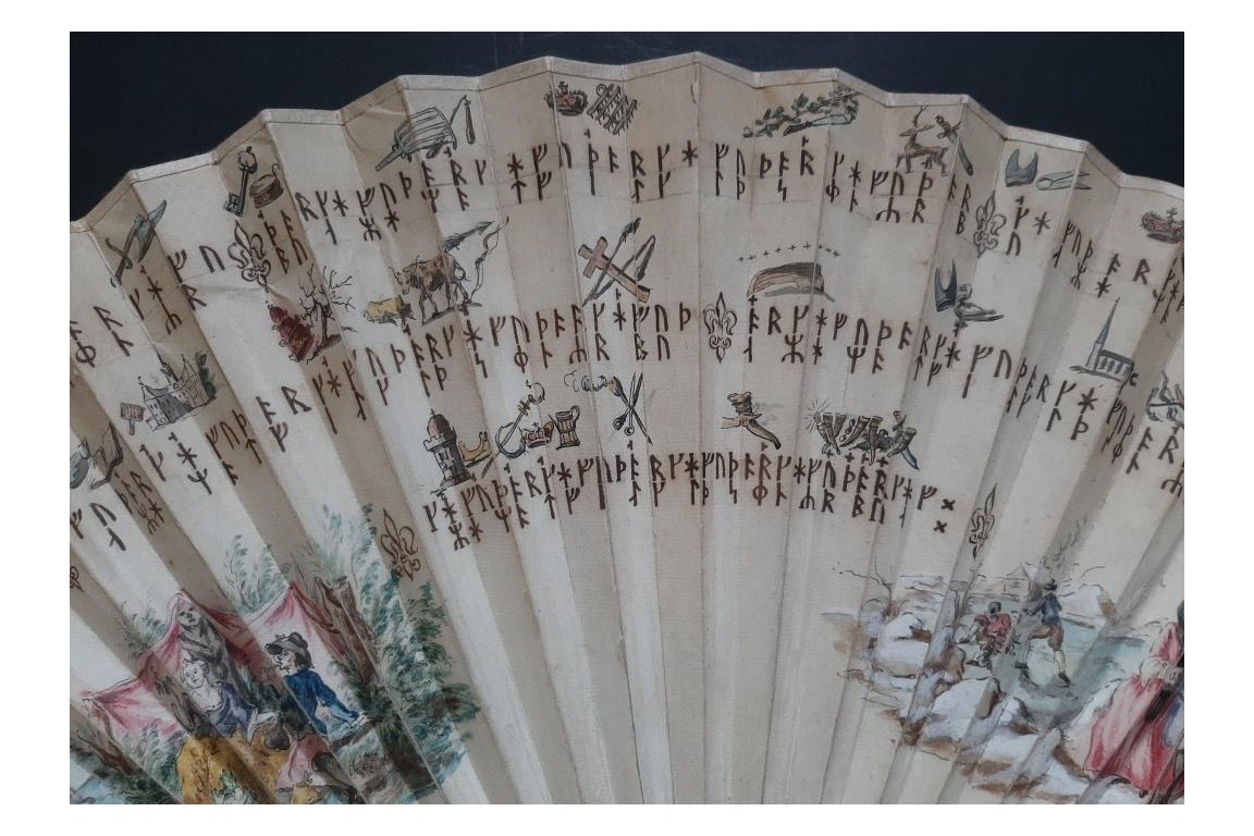 Mystérieuses runes, éventail vers 1730-40