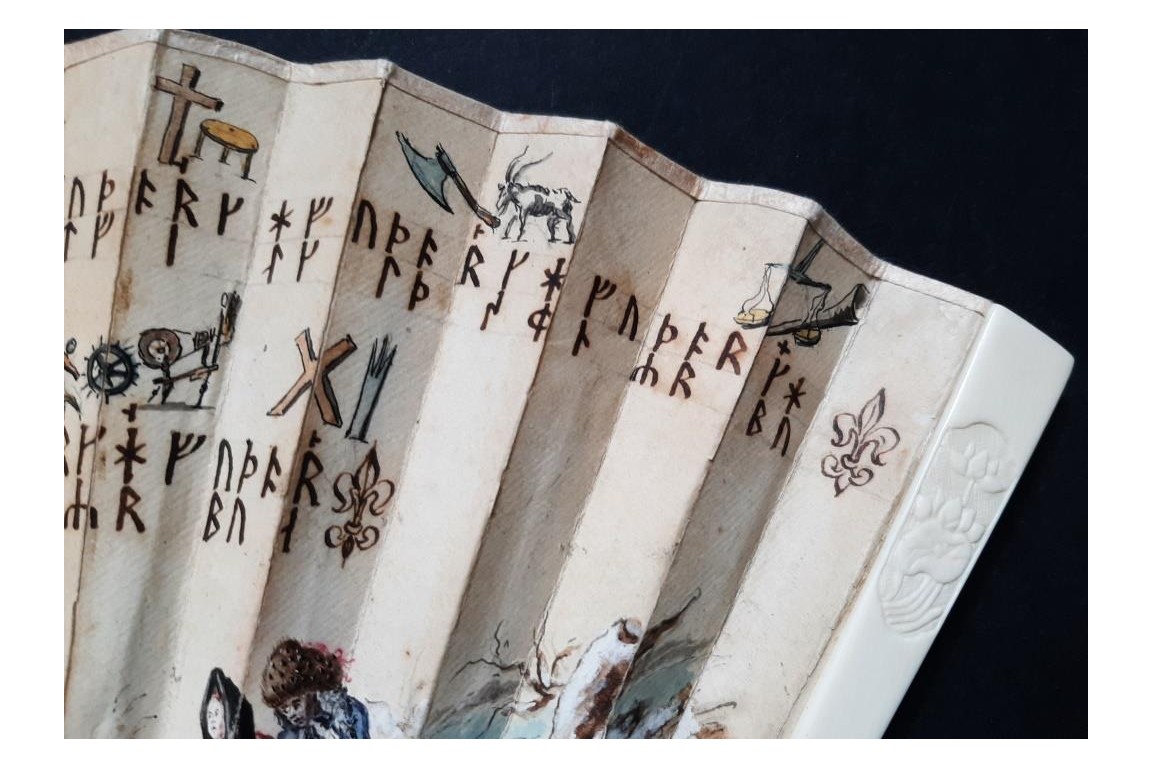 Mystérieuses runes, éventail vers 1730-40