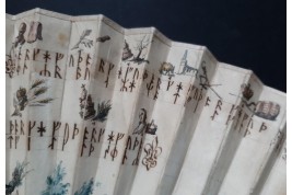 Mystérieuses runes, éventail vers 1730-40
