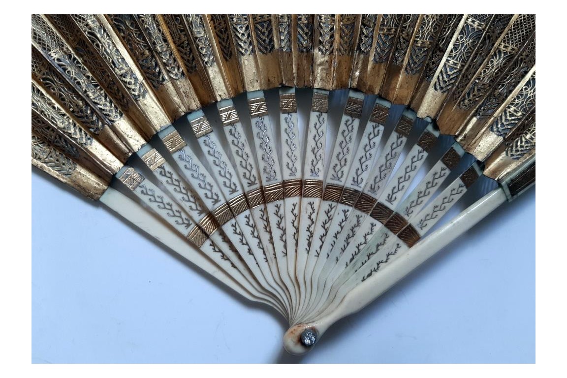 Elegant women of the Second Republic ? Fan circa 1848