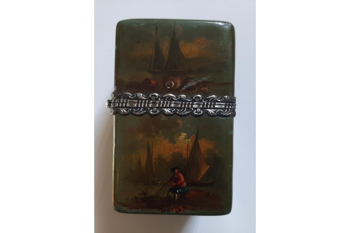 Perfume necessary in the style of the 18th century