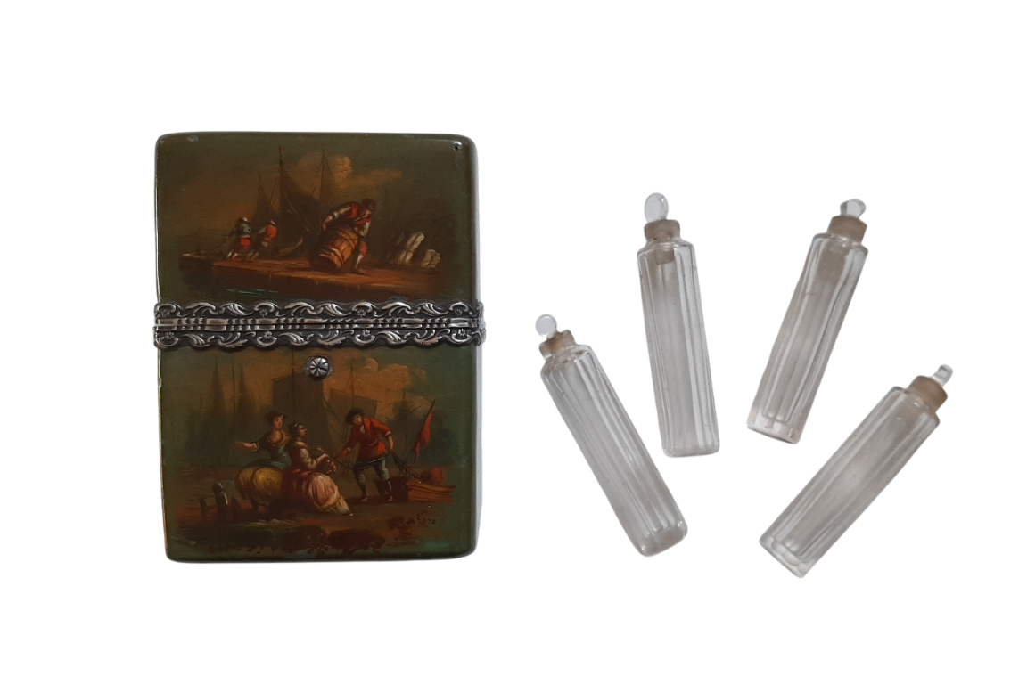 Perfume necessary in the style of the 18th century