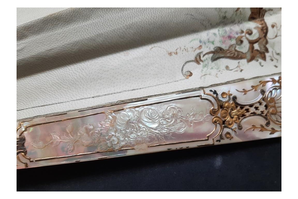 The gaze of love, fan by Micaël and Alexandre, circa 1880-95