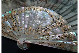 The gaze of love, fan by Micaël and Alexandre, circa 1880-95