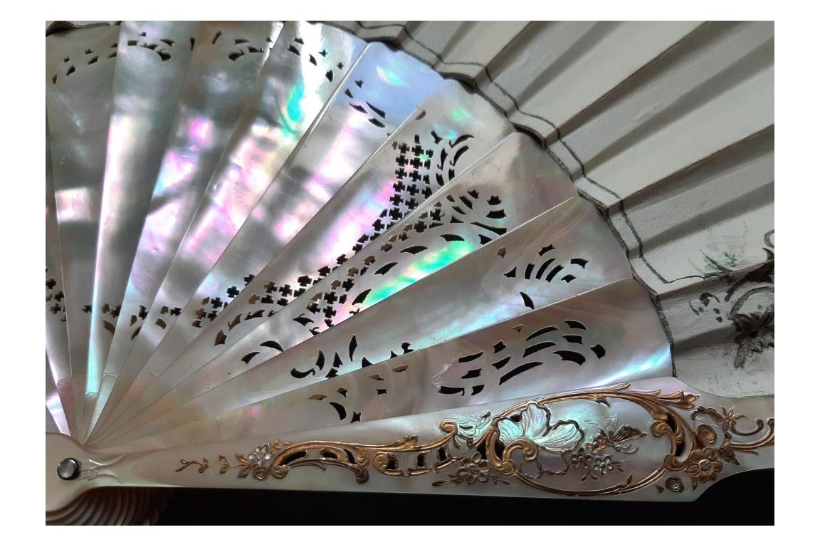 Le regard de l'amour, éventail de Micaël et Alexandre, vers 1880-95