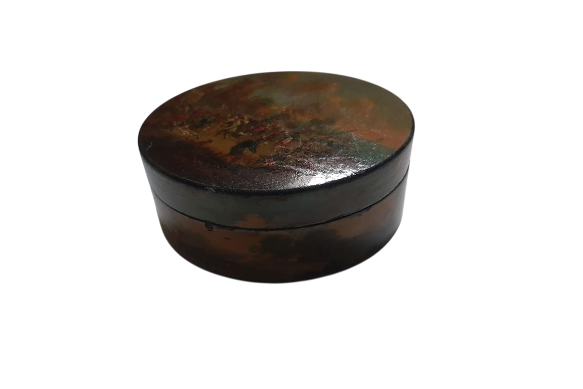 The fish market, 18th century snuffbox