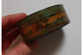 The fish market, 18th century snuffbox