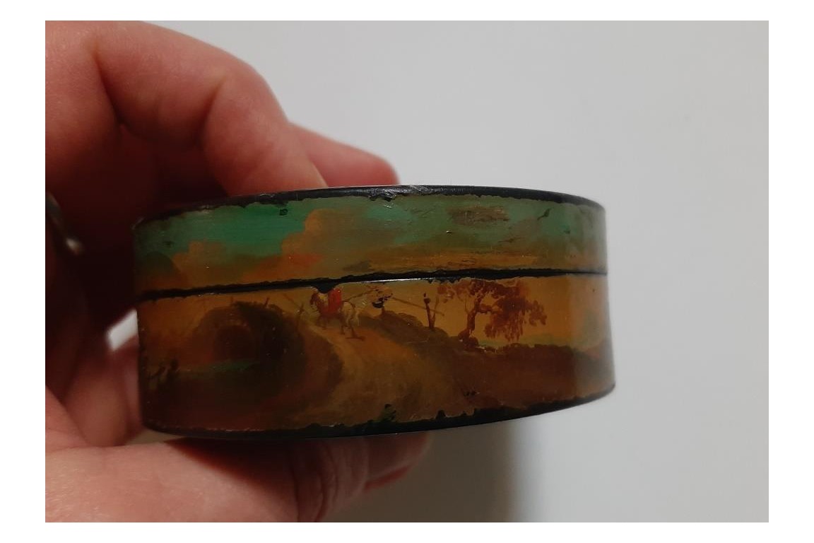 The fish market, 18th century snuffbox