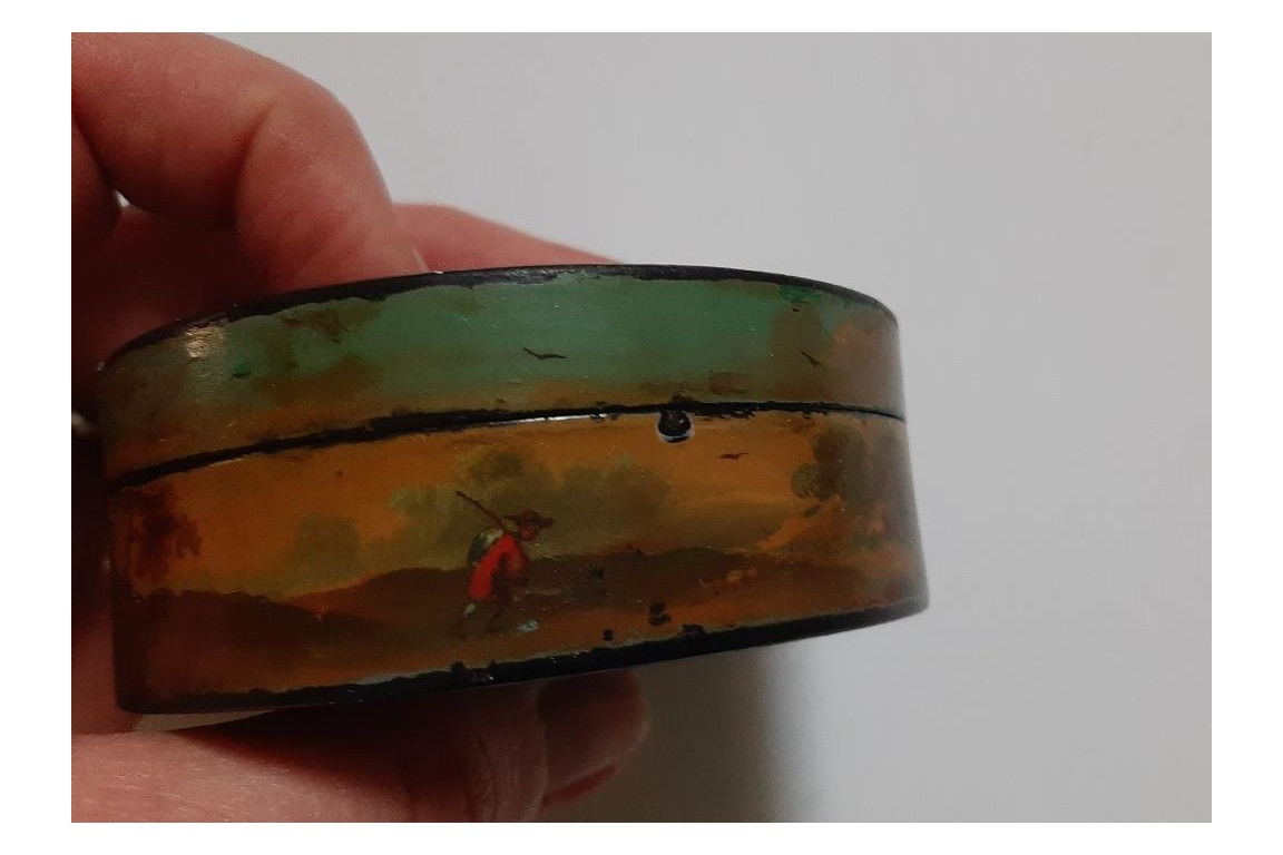 The fish market, 18th century snuffbox