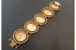 Bracelet souvenir de l'Inde, vers 1834-60