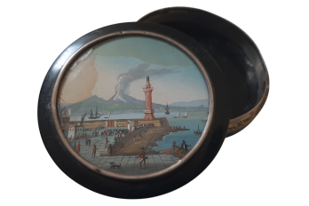 Vesuvius, green tortoiseshell snuffbox, 19th century