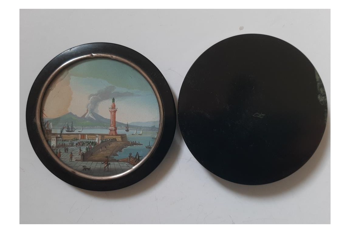 Vesuvius, green tortoiseshell snuffbox, 19th century