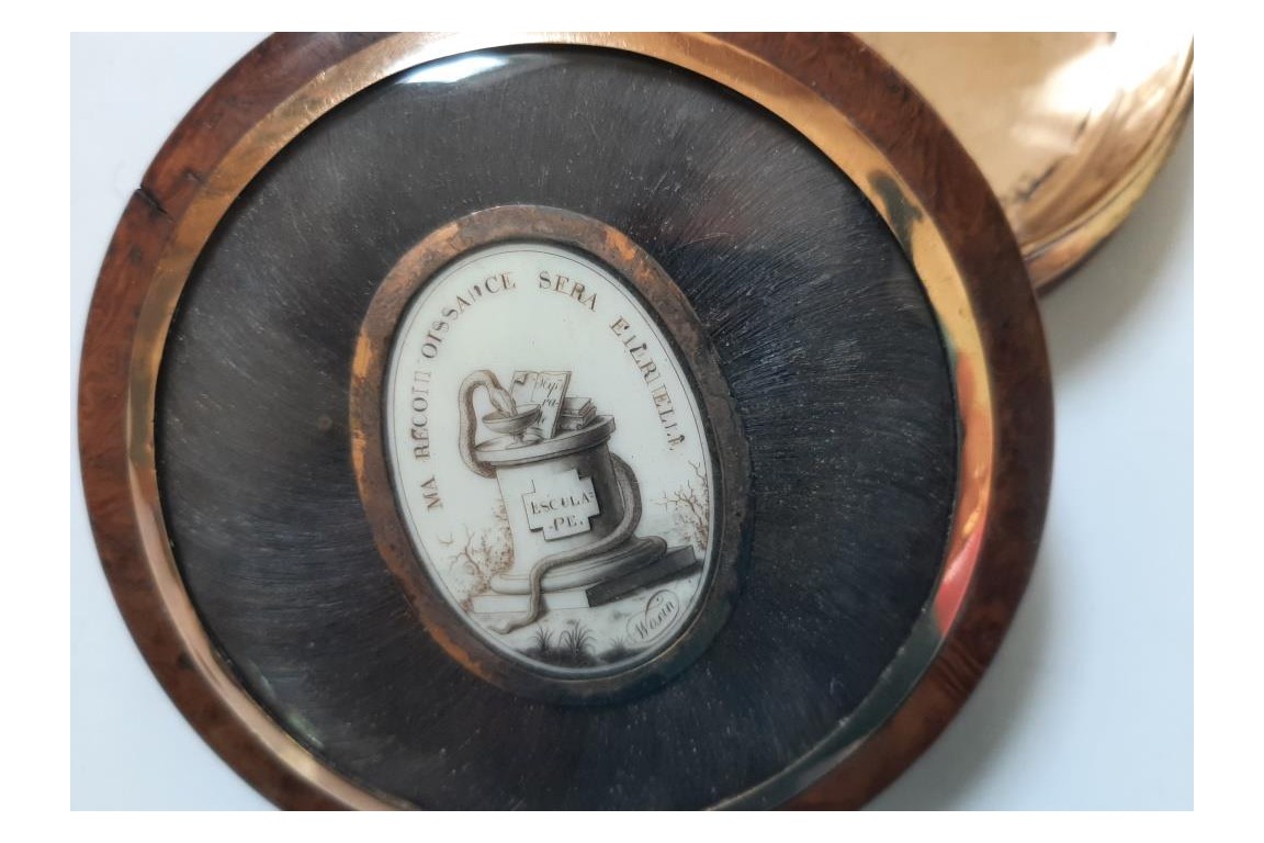 For healing, snuffbox by Woxin, circa 1810