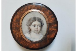La petite fille, tabatière XIXème siècle