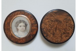 La petite fille, tabatière XIXème siècle