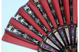 Red sultane, Chinese fan, 19th century