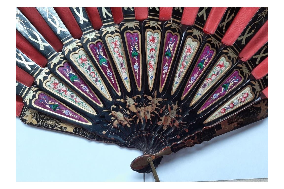 Red sultane, Chinese fan, 19th century