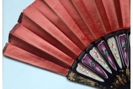 Red sultane, Chinese fan, 19th century