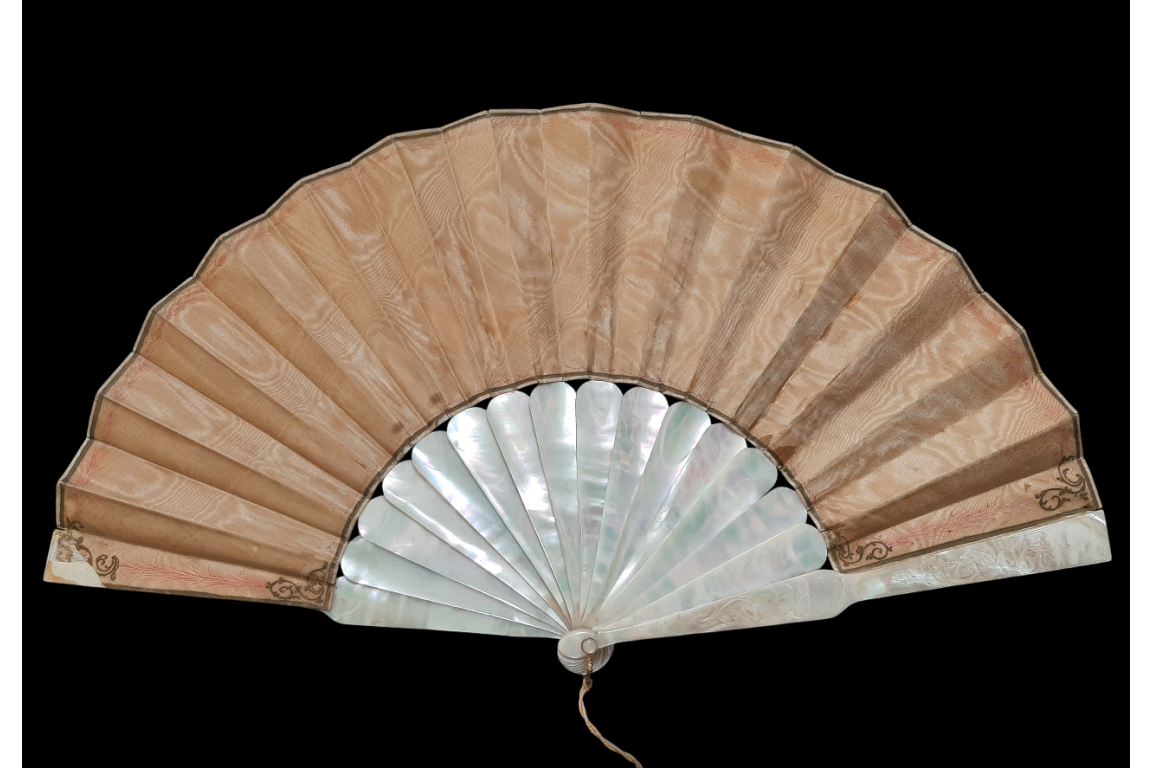 Catching love, Lasellaz fan, late 19th century