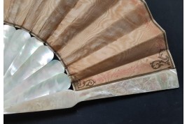 Attraper l’amour, éventail de Lasellaz fin XIXème siècle