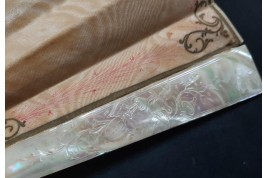 Attraper l’amour, éventail de Lasellaz fin XIXème siècle