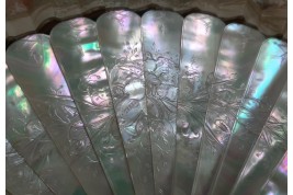 Attraper l’amour, éventail de Lasellaz fin XIXème siècle