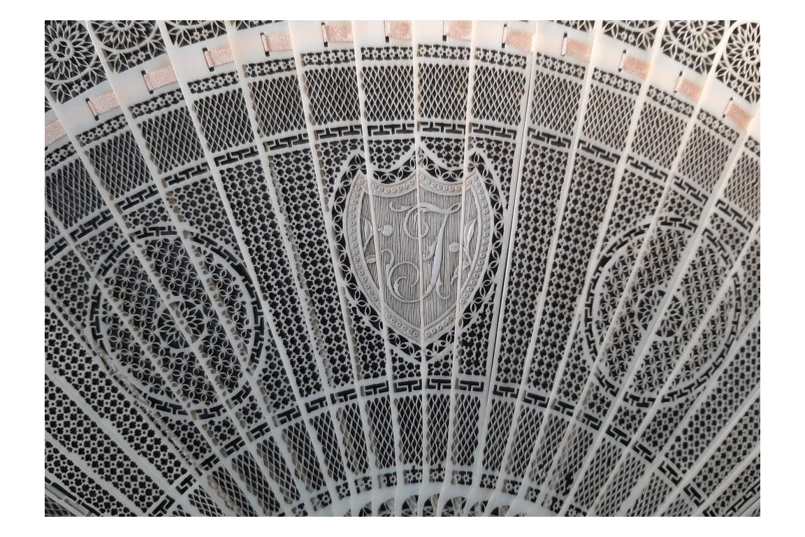 Chine géométrique, éventail vers 1795-1810