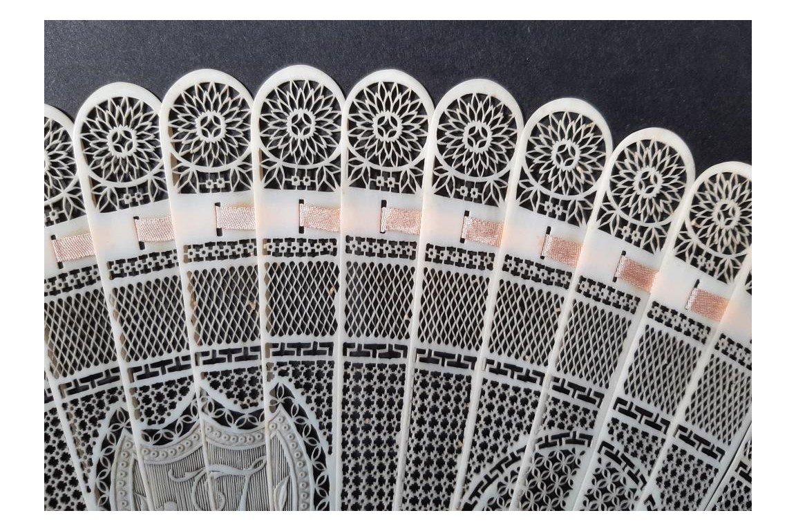 Chine géométrique, éventail vers 1795-1810