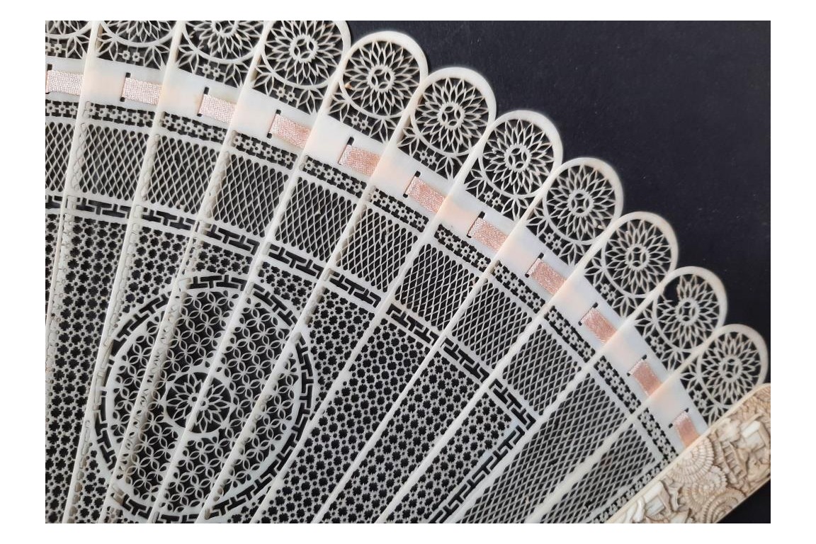 Chine géométrique, éventail vers 1795-1810