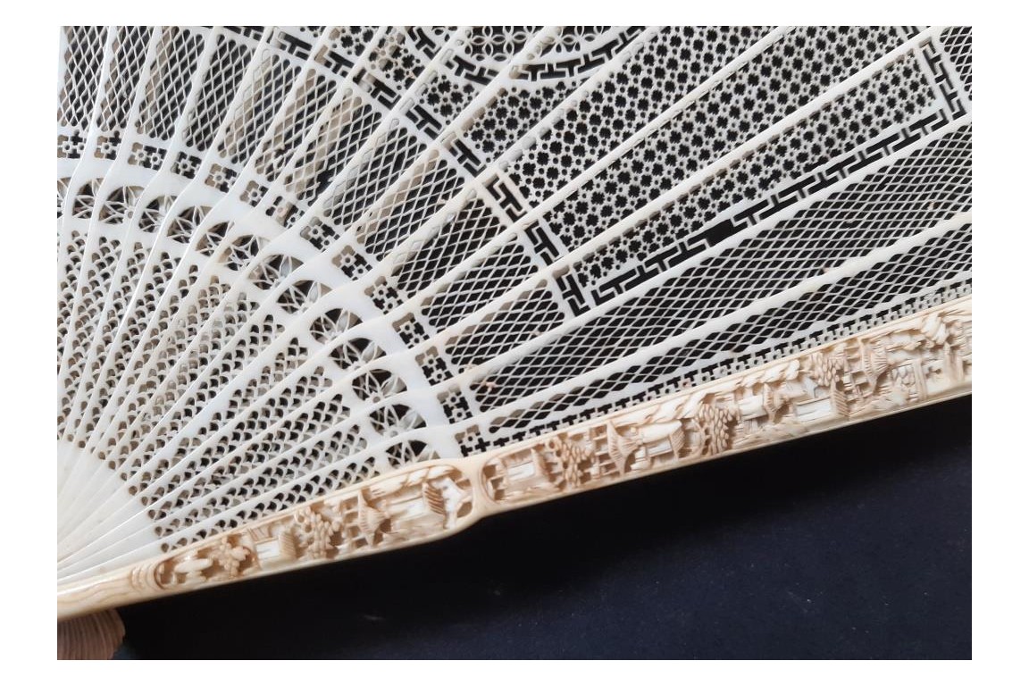 Chine géométrique, éventail vers 1795-1810