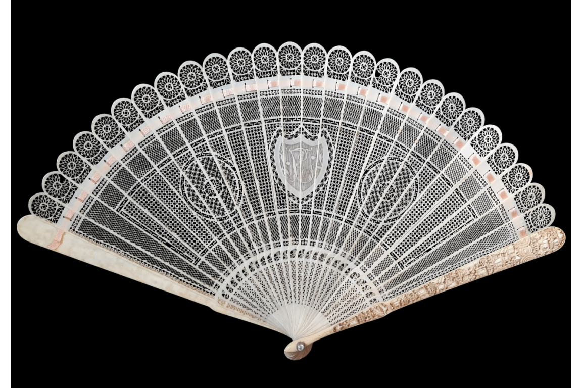 Chine géométrique, éventail vers 1795-1810