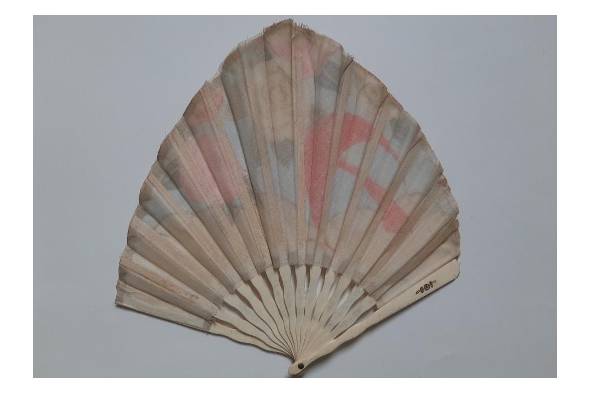 Parfum June Roses de Morny, éventail de Lopez après 1918