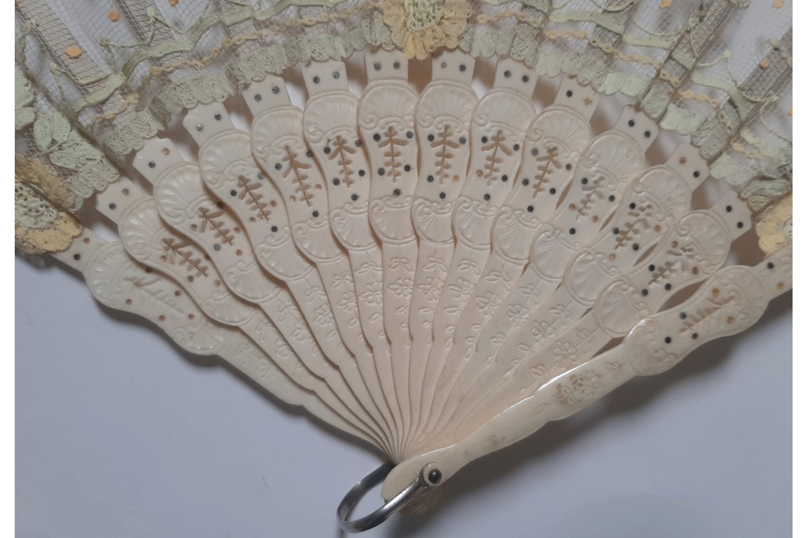 Radiana, phosphorescent “luminous” fan, circa 1922-23