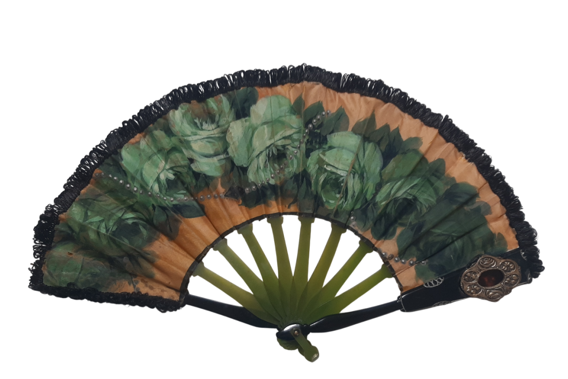 Roses et perles vertes, éventail vers 1924-25