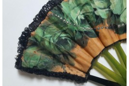Roses et perles vertes, éventail vers 1924-25
