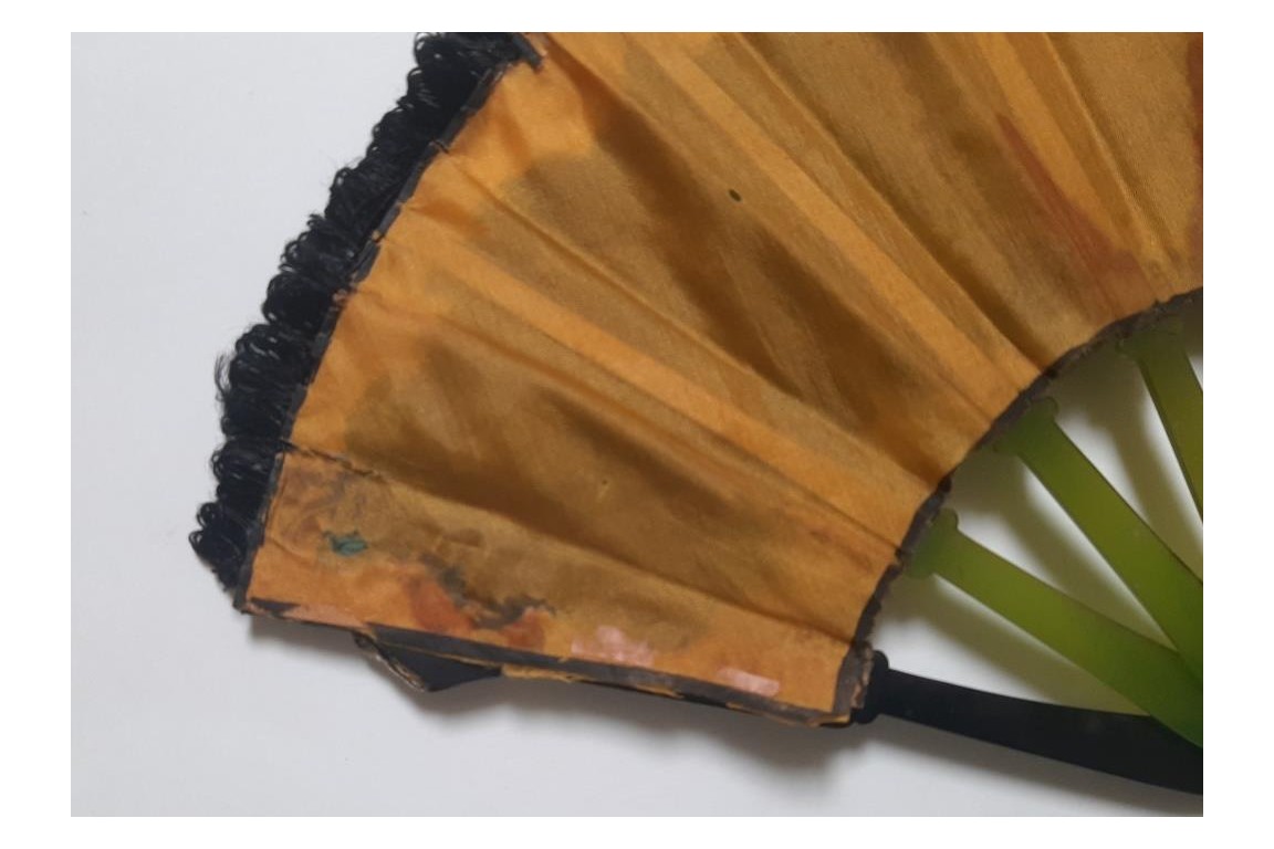 Roses et perles vertes, éventail vers 1924-25